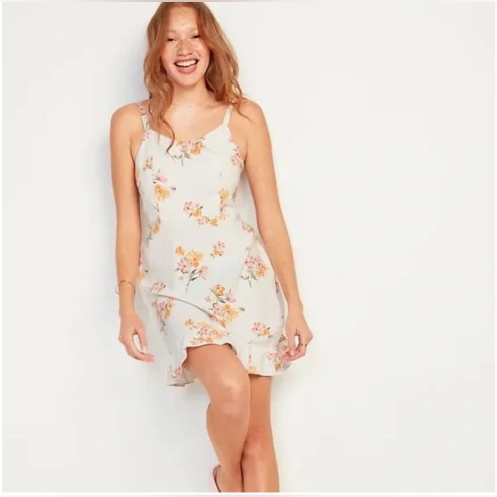 Old Navy | Cream Dress, Floral Print | Fit & Flare, Ruffle-Hem| Lined blend (M)